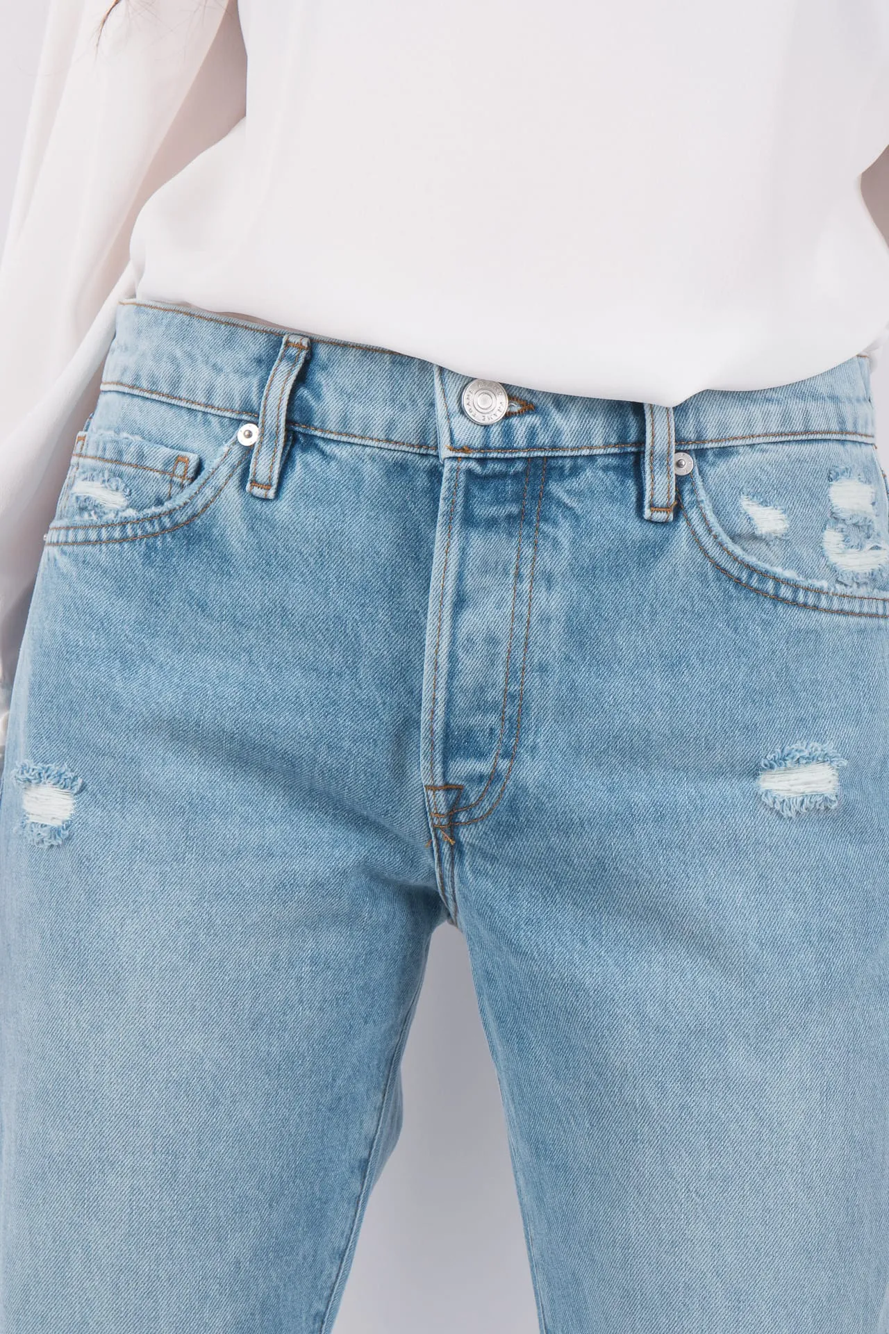FRAME Le Slouch jean in Rossum 2 Year Rips